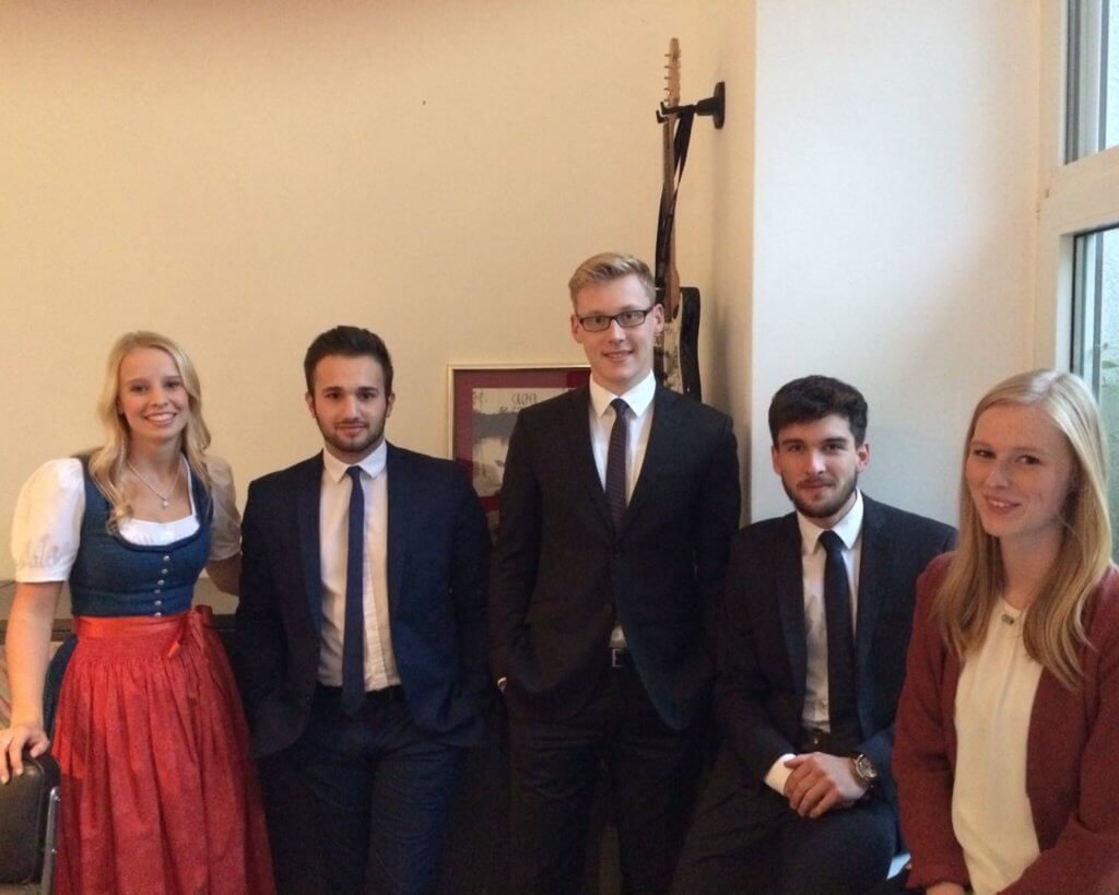 Die erste Generation der next-Botschafter: Kathi, Mirsad, Felix, Jannik und Rika.