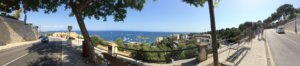 Panoramaaufnahme mit Blick auf das Mittelmeer.