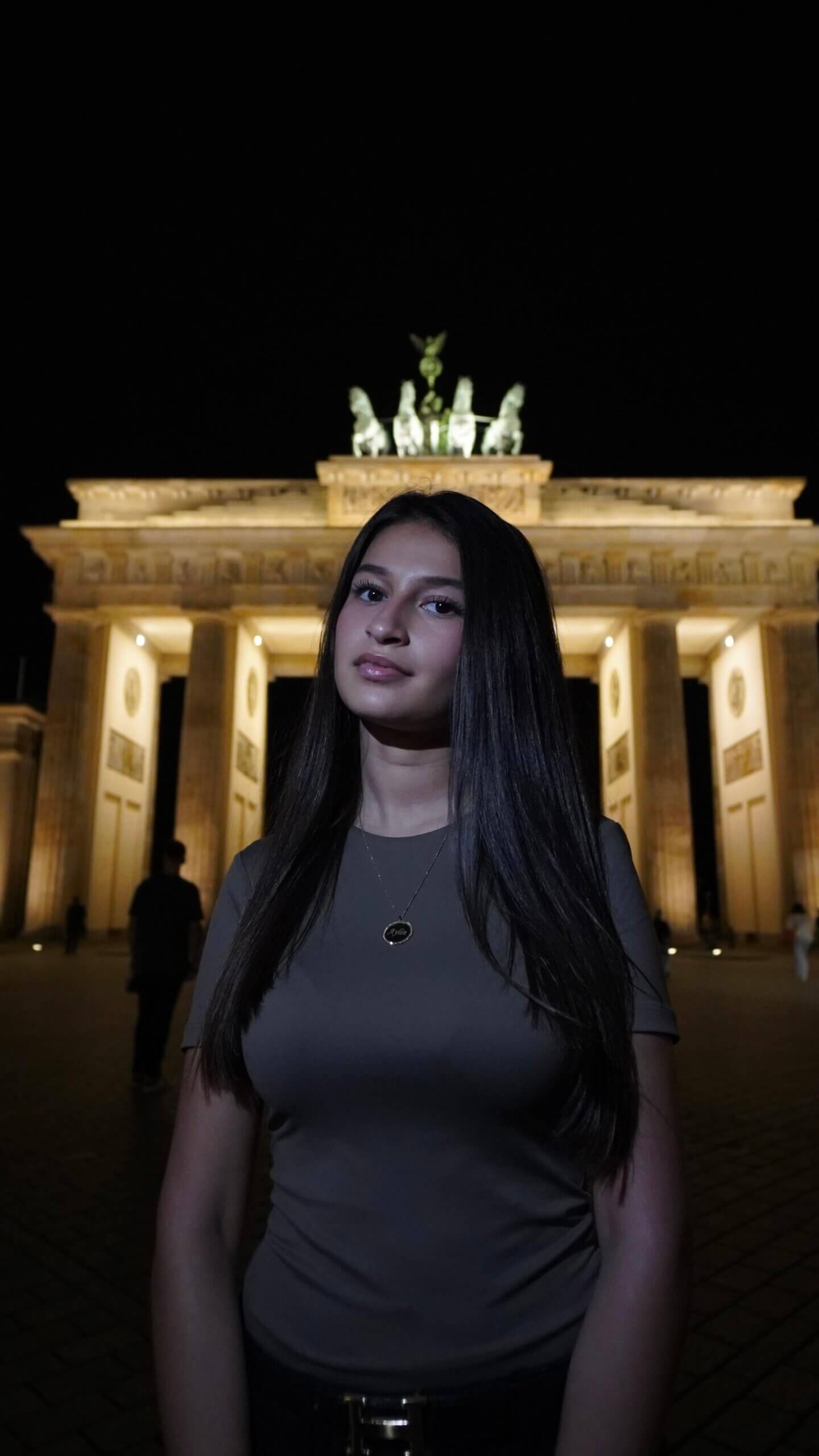 Aylin während ihrer Reise in Berlin für "Jetzt #könnenlernen"