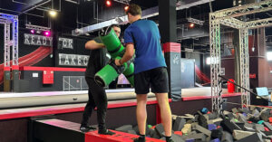 Azubis im Balance-Duell beim Azubi Health Day