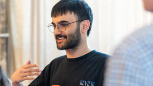 Auszubildender beim Feedbackgespräch