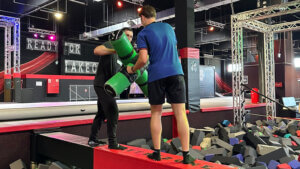 Azubis im Balance-Duell beim Azubi Health Day