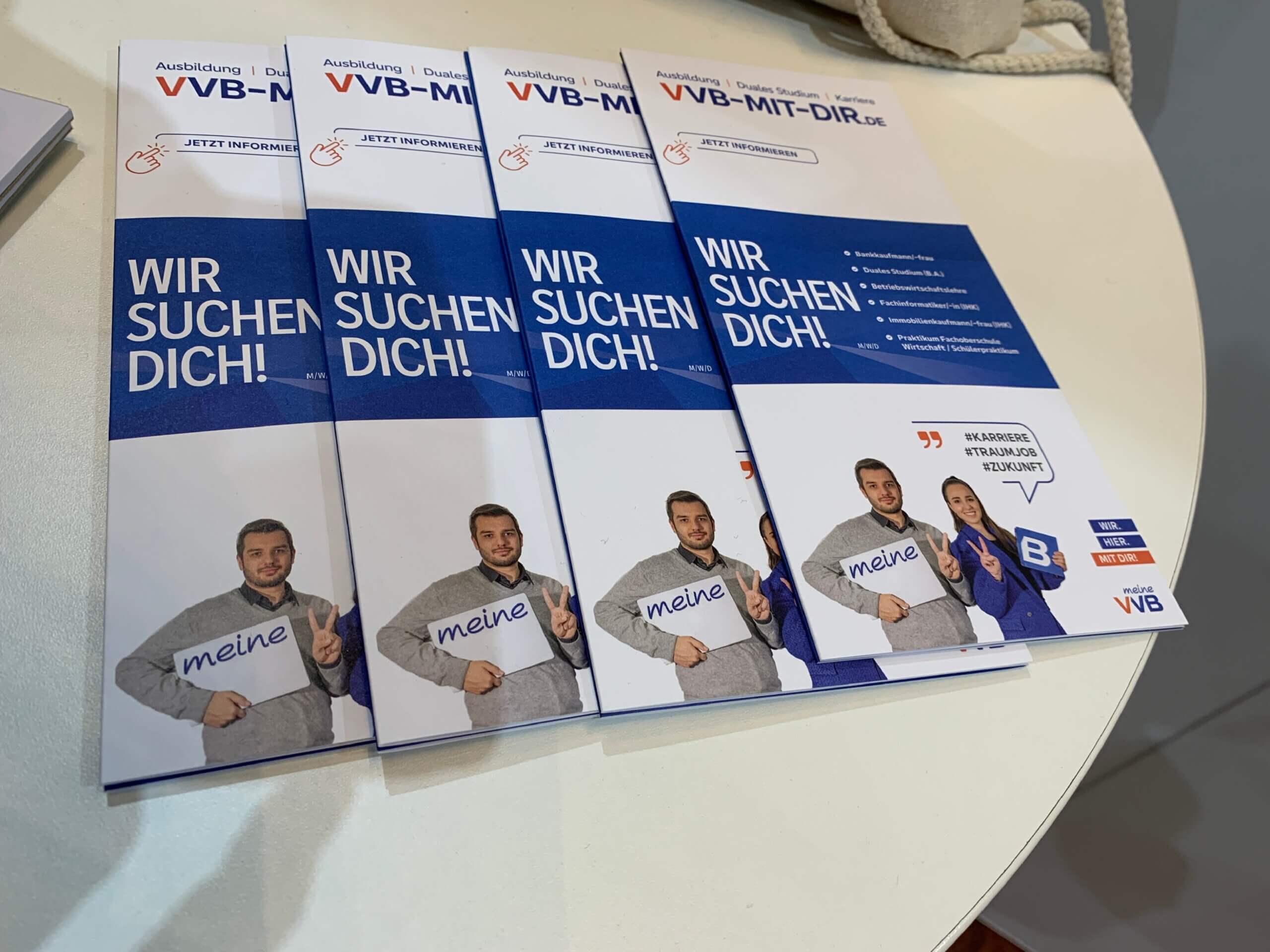 Flyer, der über Ausbildungsmöglichkeiten informiert